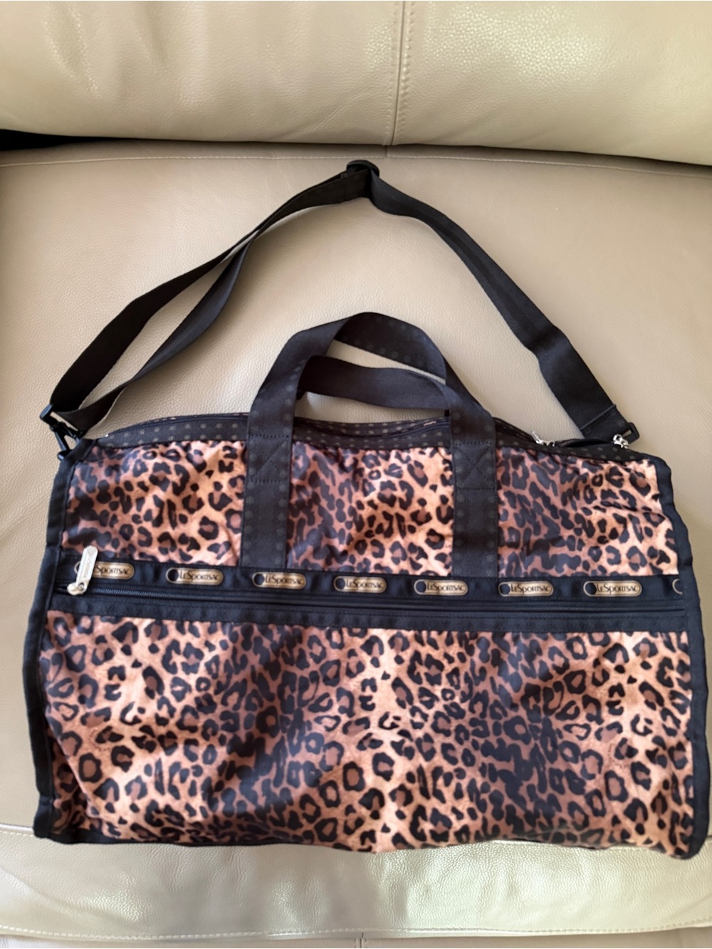 Lesportsac Leopard Print Black/Brown Weekender Duffel Bag ShoulderStrap Zippered - Picture 11 of 16